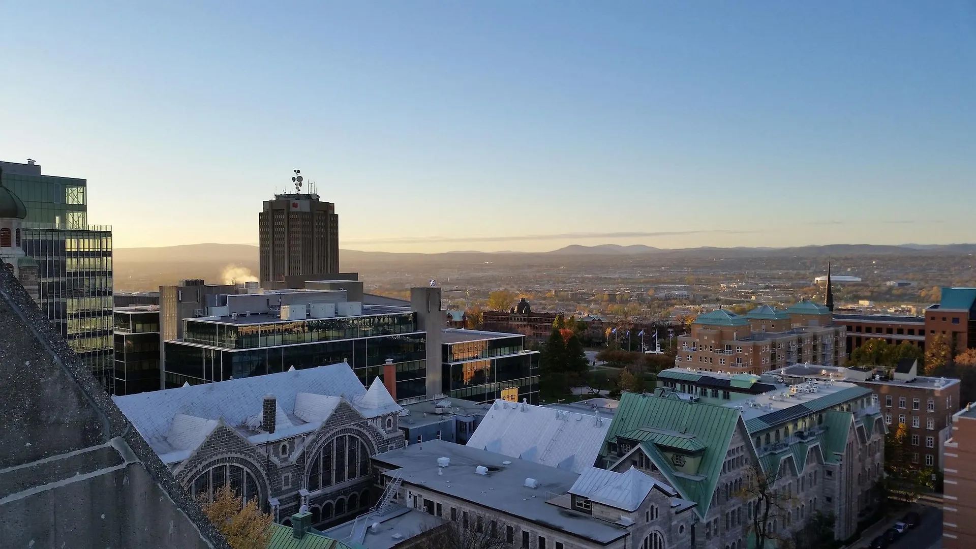 Hotel Le Concorde Quebec  Quebec City